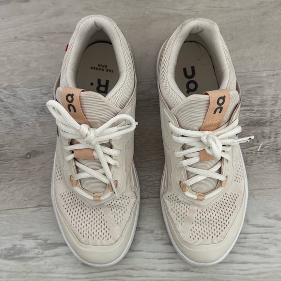 On The Roger Spin Dew Savannah Size 7.5 - Picture 9 of 15